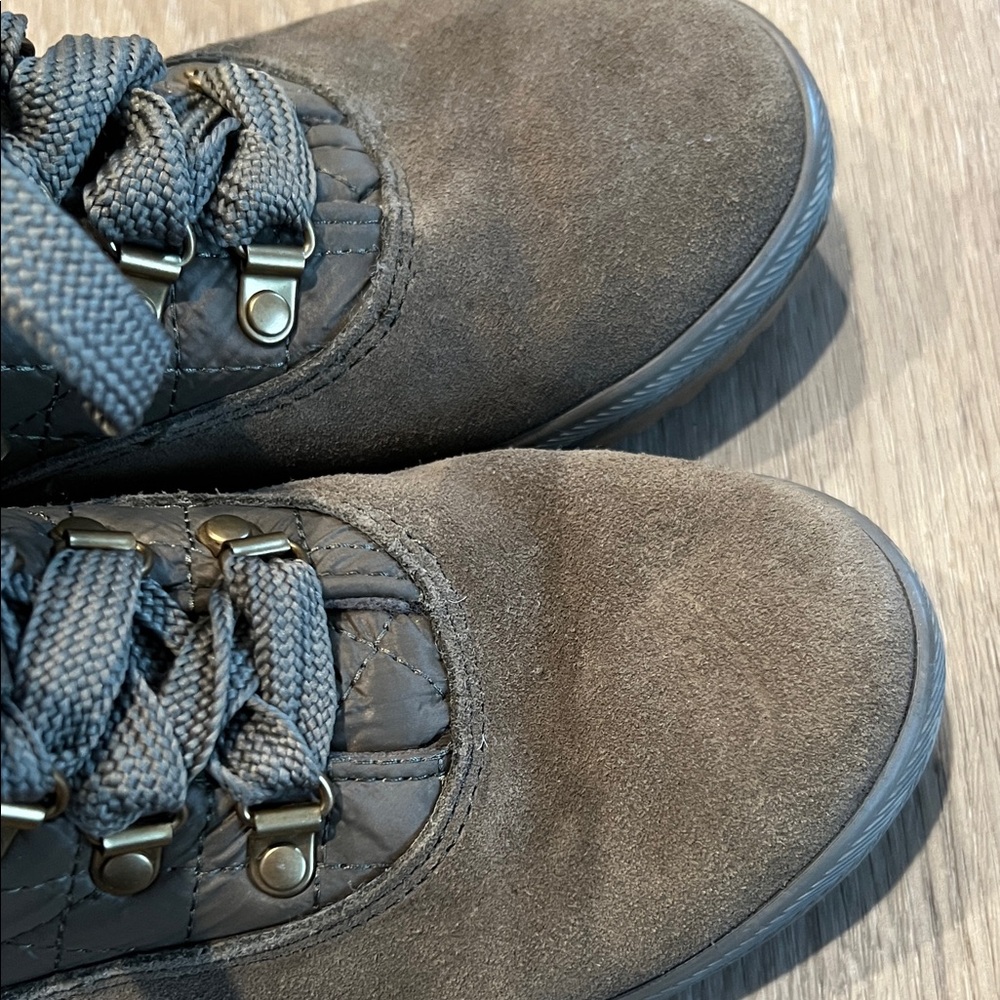 Women’s Gray/Brown Boots - Picture 4 of 11